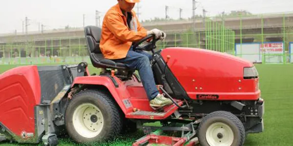 Use Professional SMG Equipment for Field Grooming/ Maintenance